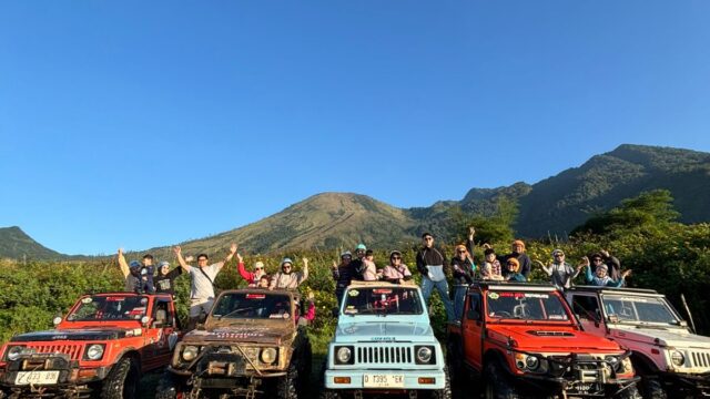 Wisata petualangan berbasis alam terus berkembang di Kabupaten Garut. Salah satu yang kini semakin diminati wisatawan adalah Wisata Jeep Garut.